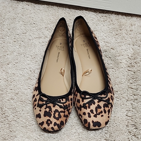 Time and Tru Shoes - Time and Tru Leopard Print Women's Flats